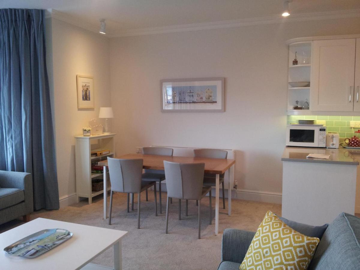 Beautiful Aberdovey Seafront Apartment 2 Aberdyfi Bagian luar foto